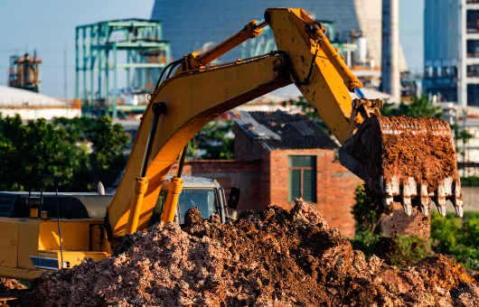 excavator-digging-dirt-at-construction-site-during-2026-09-15-20-03-27-utc